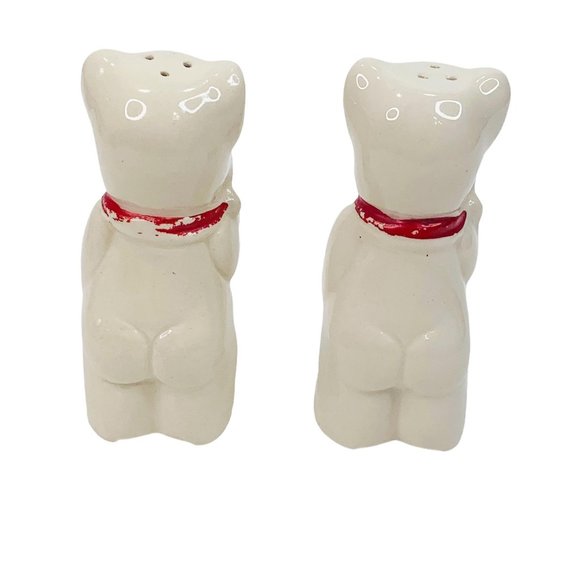 Vintage Shawnee Salt Pepper Bears Red Flowers S&P - Picture 4 of 9